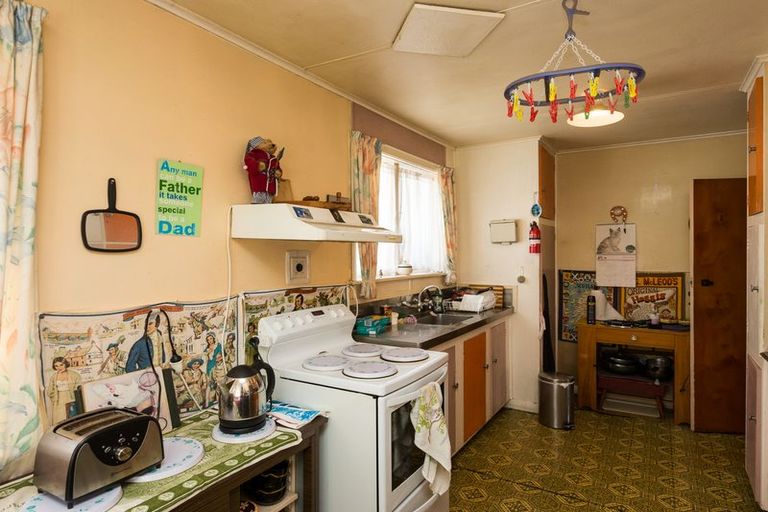 Photo of property in 30 Seddon Street, Takaro, Palmerston North, 4412