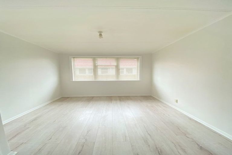 Photo of property in 48 Arimu Road, Papakura, 2110