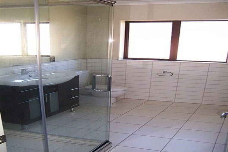 Photo of property in 19 Bluewater Place, Paraparaumu, 5032