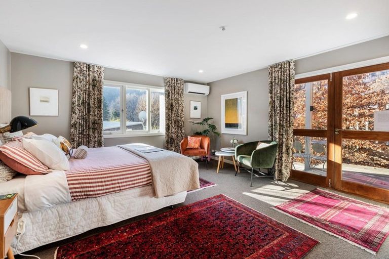 Photo of property in 10 Suffolk Street, Arrowtown, 9302