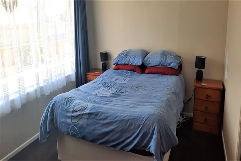 Photo of property in 10 Sturrocks Road, Redwood, Christchurch, 8051