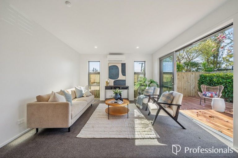 Photo of property in 9b Seddon Street, Waikanae, 5036