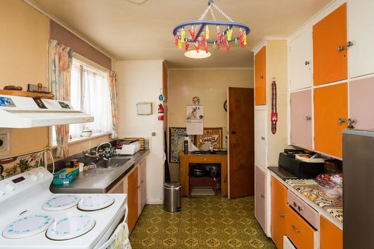 Photo of property in 30 Seddon Street, Takaro, Palmerston North, 4412