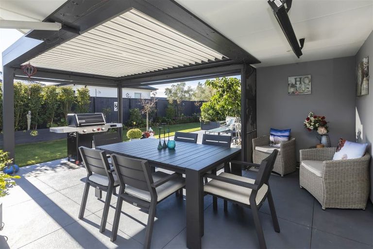 Photo of property in 10 Gerard Place, Rangiora, 7400