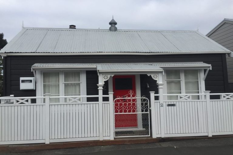 Photo of property in 2 Chaucer Road, Hospital Hill, Napier, 4110