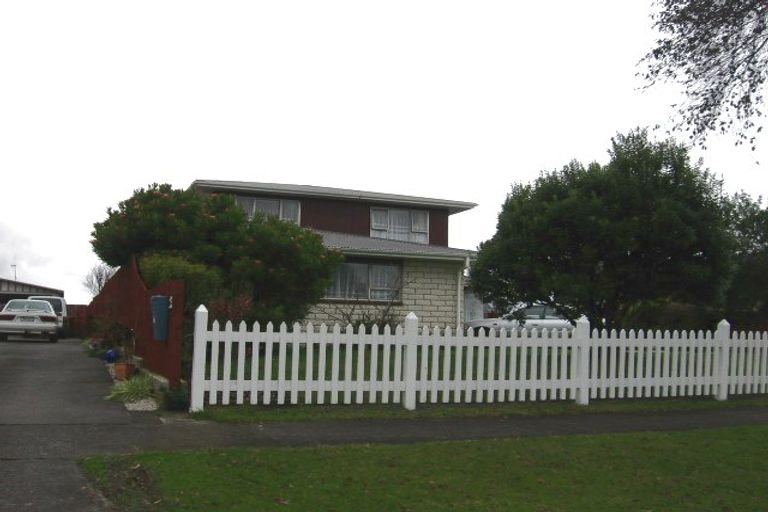 Photo of property in 15 Colonial Place, Kelvin Grove, Palmerston North, 4414