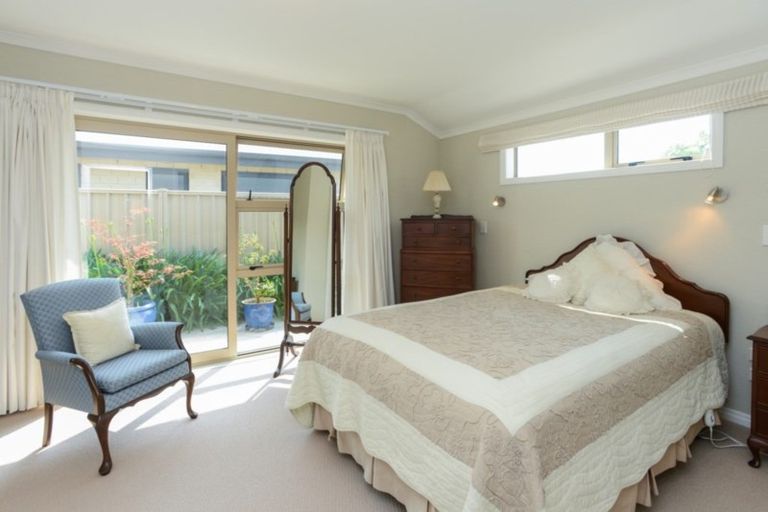 Photo of property in 6 Gregory Grove, Clive, 4102