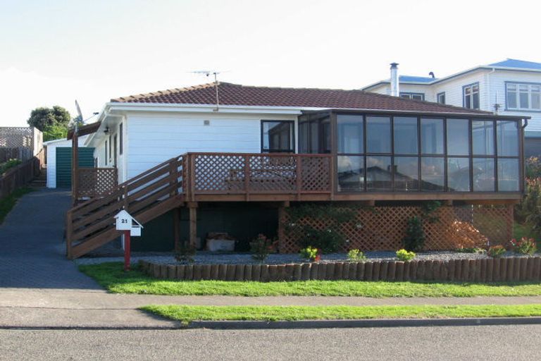 Photo of property in 21 Moki Street, Titahi Bay, Porirua, 5022