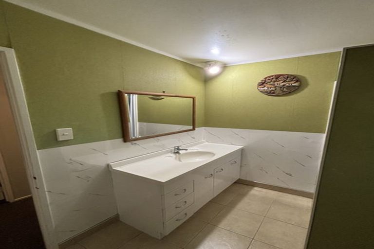 Photo of property in 16b Nelson Street, Papakura, 2110