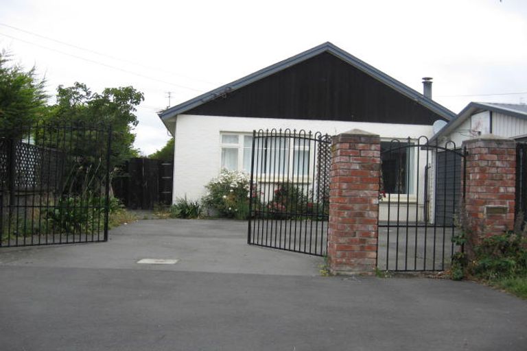 Photo of property in 102 Suva Street, Upper Riccarton, Christchurch, 8041
