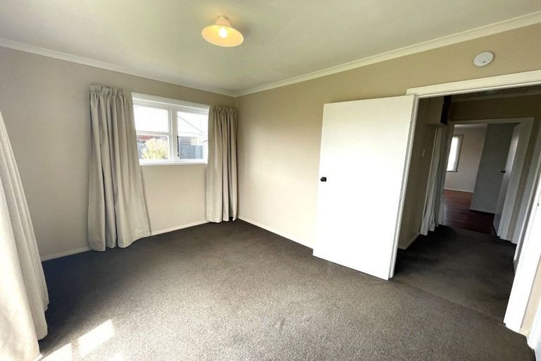 Photo of property in 4 Holford Street, Westown, New Plymouth, 4310