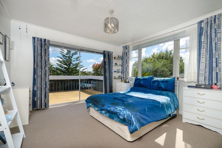 Photo of property in 183 Waimumu Road, Massey, Auckland, 0614