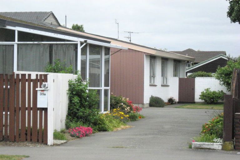 Photo of property in 2/35 Withells Road, Avonhead, Christchurch, 8042
