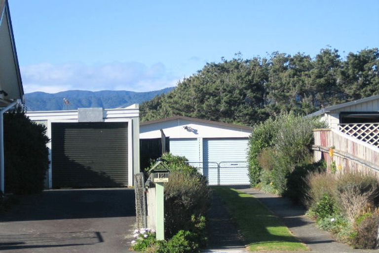 Photo of property in 12 Hewson Crescent, Otaki Beach, Otaki, 5512