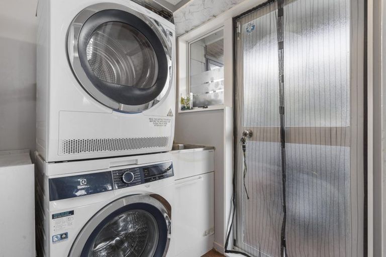 Photo of property in 1/11 Volta Place, Clendon Park, Auckland, 2103