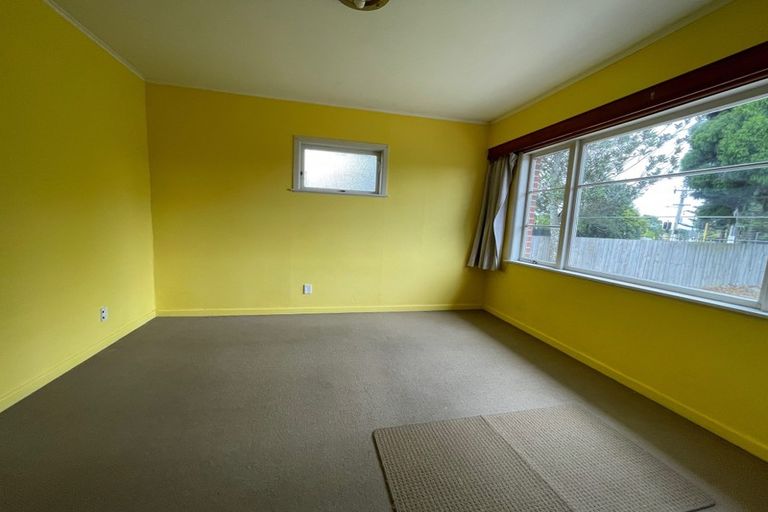 Photo of property in 48 Swanson Road, Henderson, Auckland, 0610