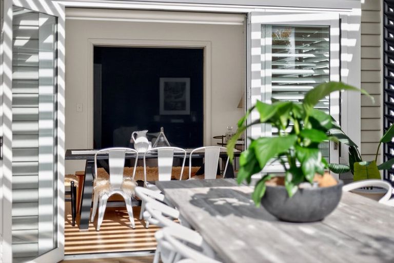 Photo of property in 27 St Michaels Avenue, Point Chevalier, Auckland, 1022