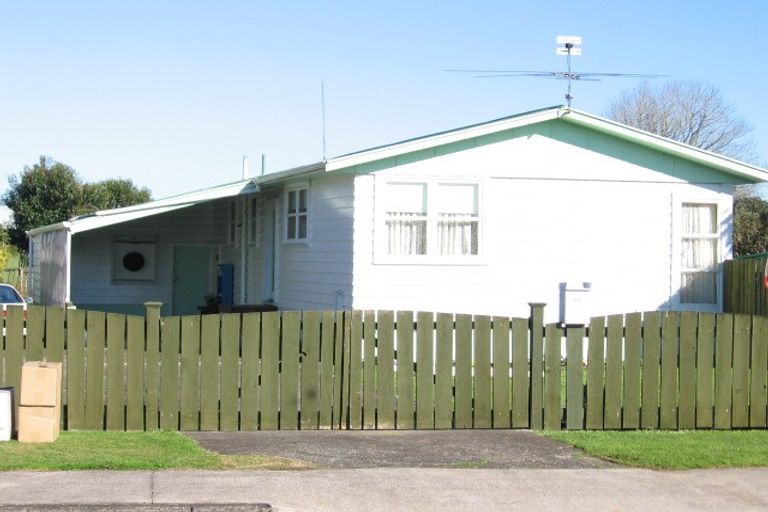 Photo of property in 22 Brightwell Street, Papakura, 2110