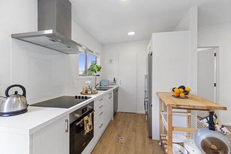 Photo of property in 7/14 Atkinson Street, Newlands, Wellington, 6037