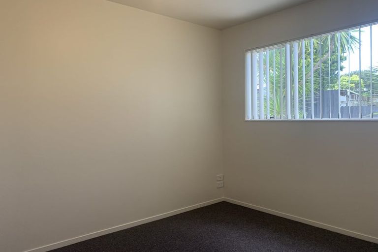 Photo of property in 15/242 Great North Road, Henderson, Auckland, 0612