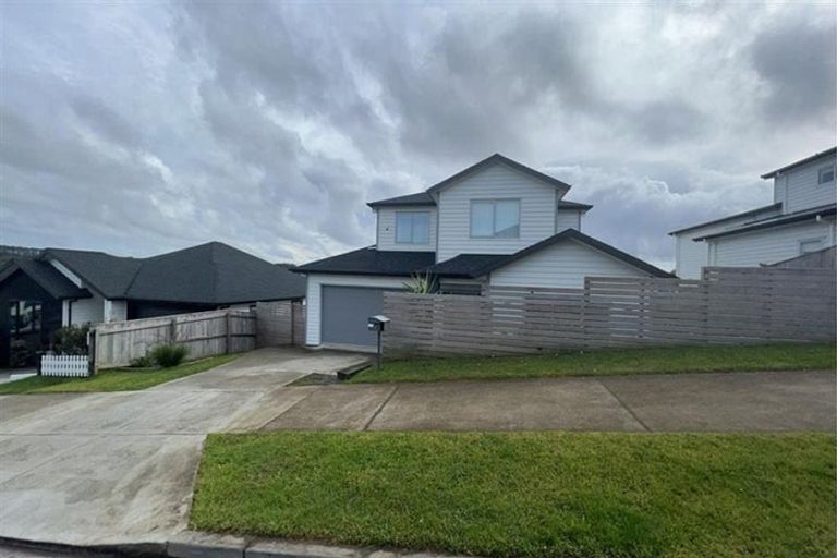 Photo of property in 10 Takurua Terrace, Orewa, 0931
