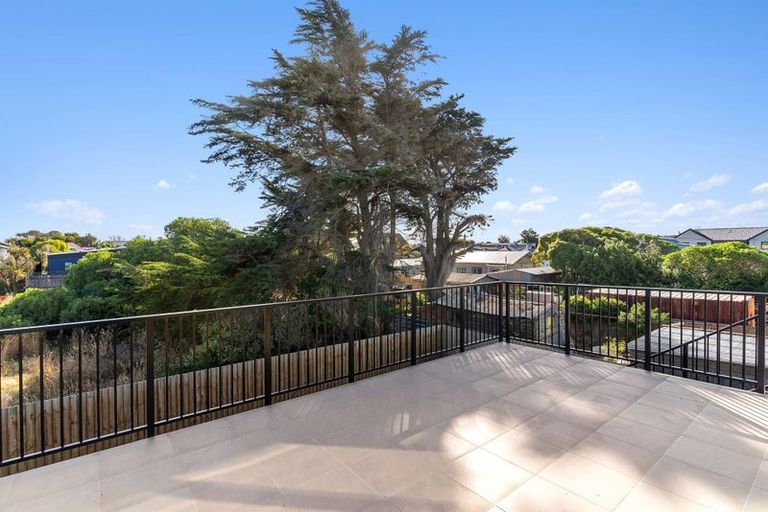 Photo of property in 85b Marine Parade, North New Brighton, Christchurch, 8083