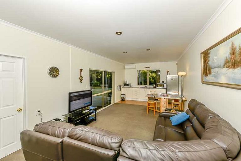 Photo of property in 7 Mistral Place, West Harbour, Auckland, 0618