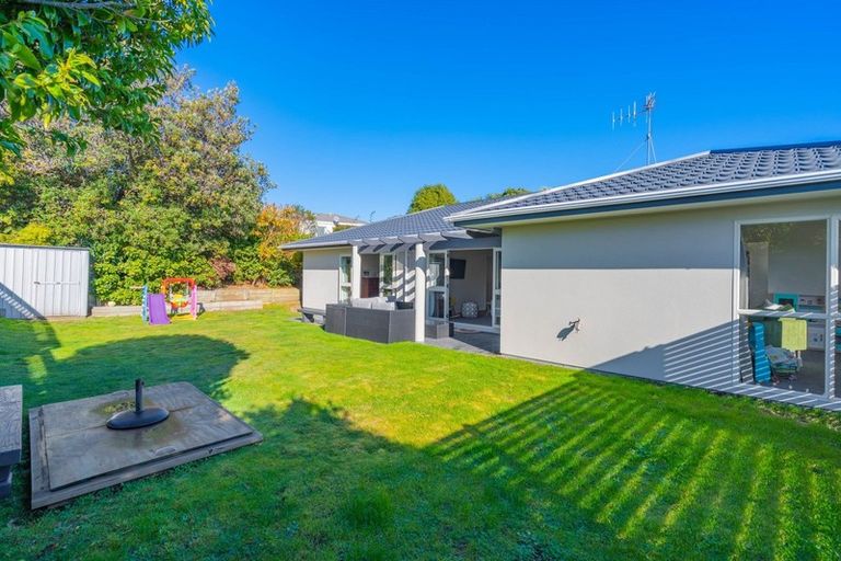 Photo of property in 137 Realm Drive, Paraparaumu, 5032