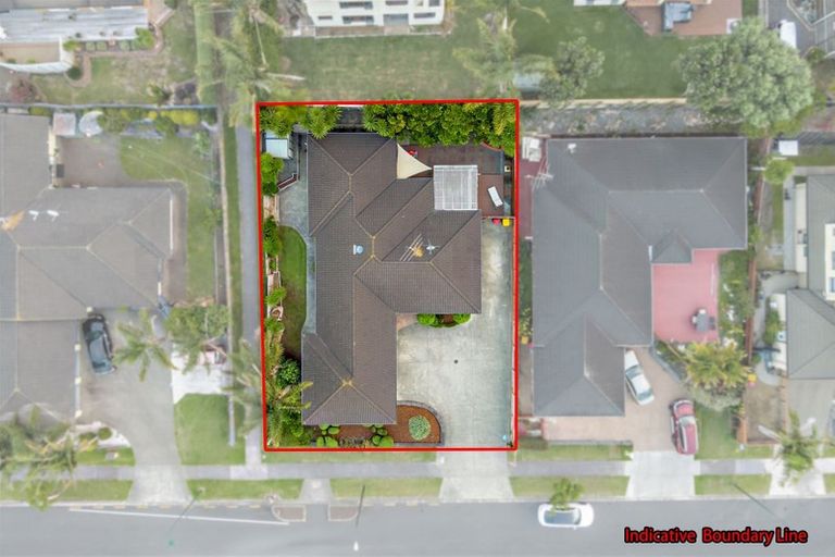 Photo of property in 43 Mt Lebanon Crescent, The Gardens, Auckland, 2105