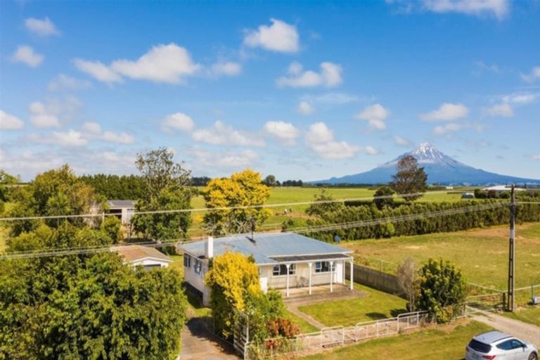 Photo of property in 323 Hunter Road, Eltham, Hawera, 4673