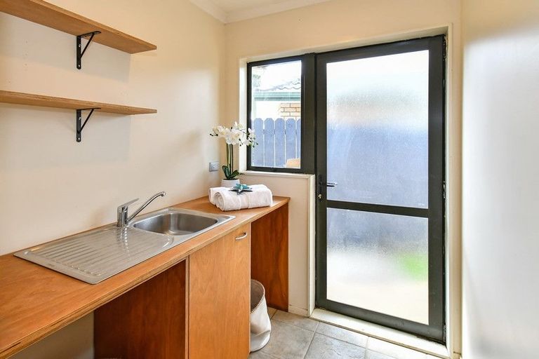 Photo of property in 24 Greig Place, Pukekohe, 2120