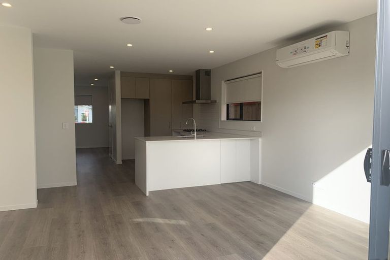 Photo of property in 6 Gosper Road, Takanini, 2112