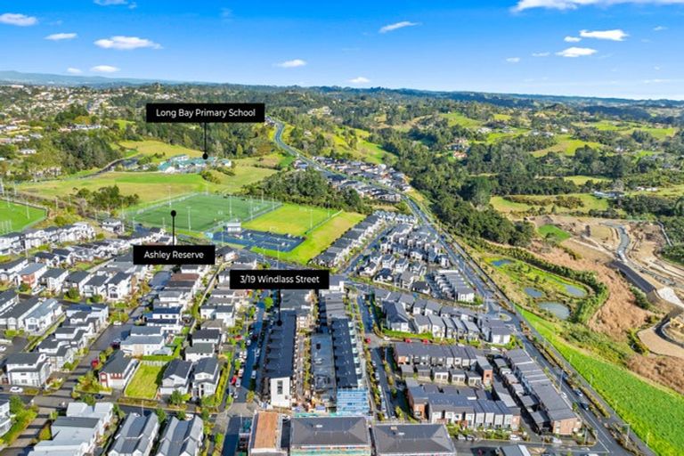 Photo of property in 10/19 Windlass Street, Long Bay, Auckland, 0630