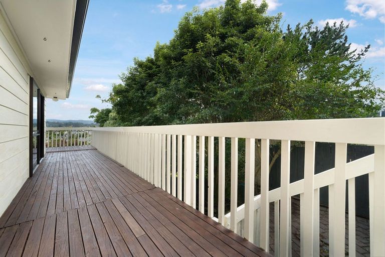 Photo of property in 2/31 Rangeview Road, Sunnyvale, Auckland, 0612