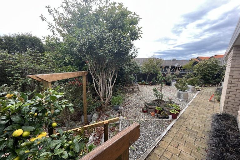 Photo of property in 9 Mariners Way, Whitby, Porirua, 5024