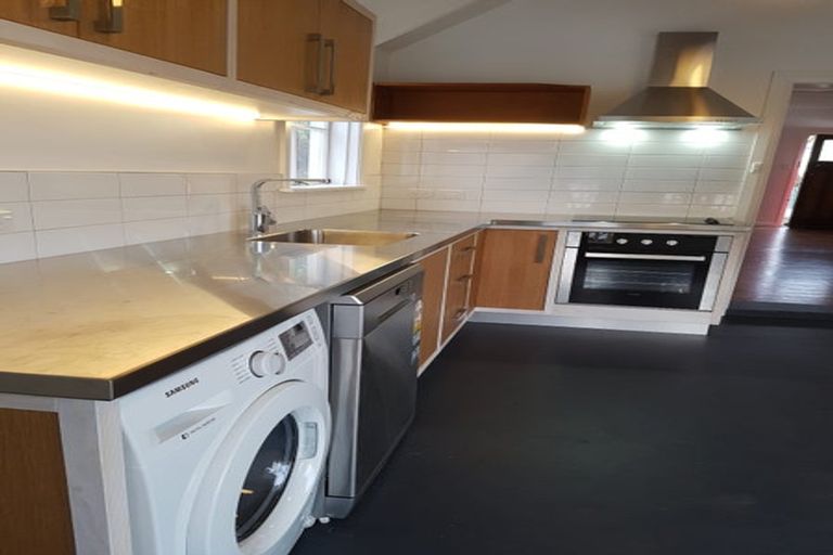 Photo of property in 7 Cornwall Road, Lyttelton, 8082