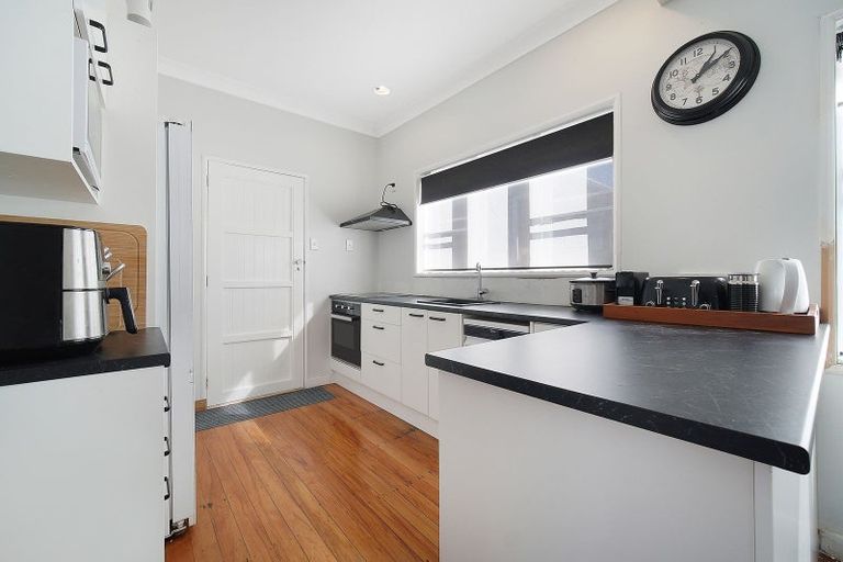 Photo of property in 1 Kingswood Road, Papatoetoe, Auckland, 2025