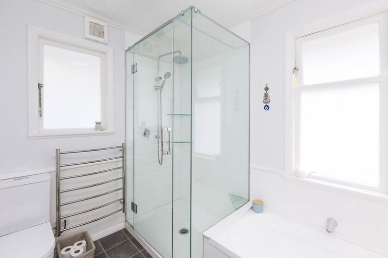 Photo of property in 77 Raukawa Street, Stokes Valley, Lower Hutt, 5019