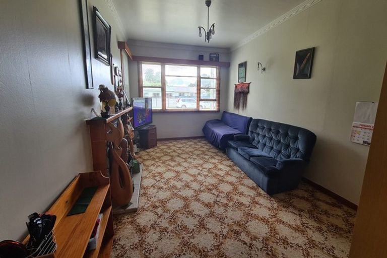 Photo of property in 21 Queens Road, Elgin, Gisborne, 4010