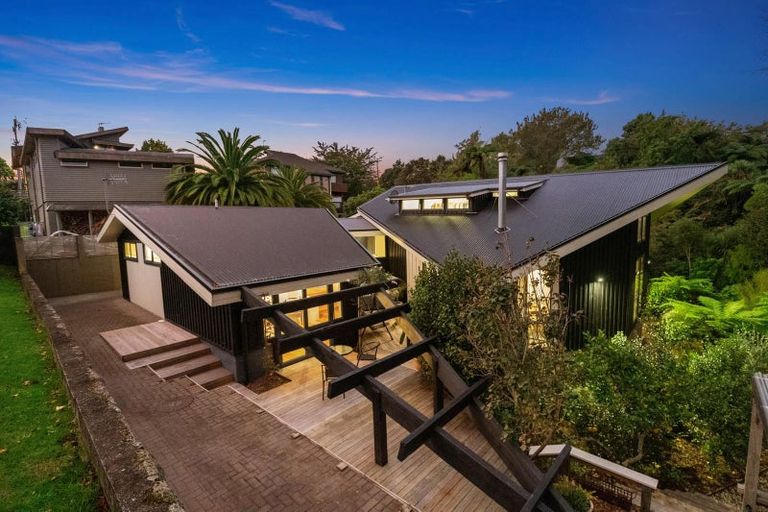 Photo of property in 70b Grand Vue Road, Kawaha Point, Rotorua, 3010