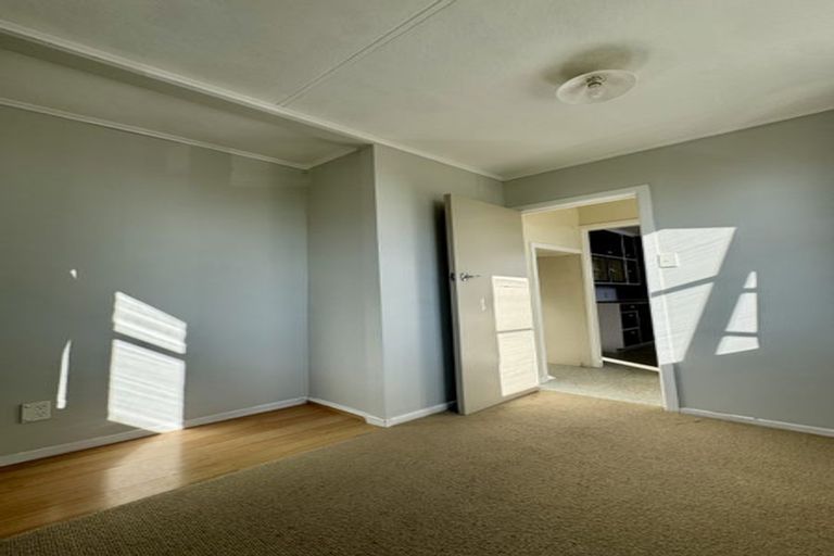 Photo of property in 51 Woodglen Road, Glen Eden, Auckland, 0602