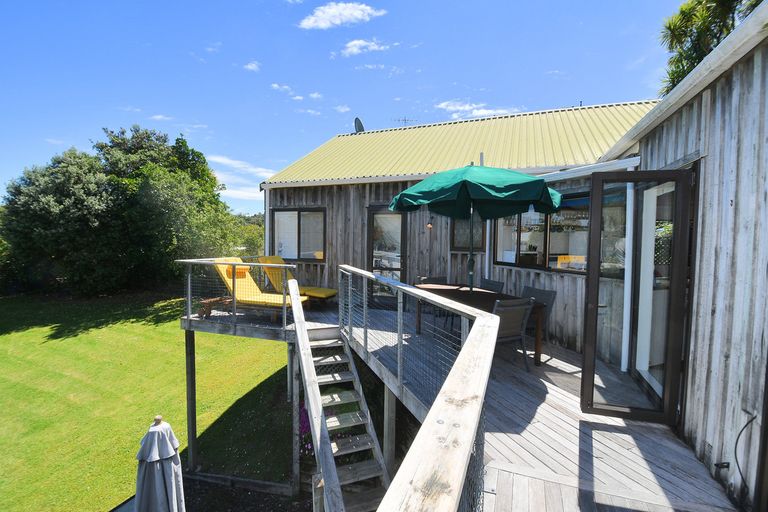 Photo of property in 6 Hillside Crescent, Leigh, 0985