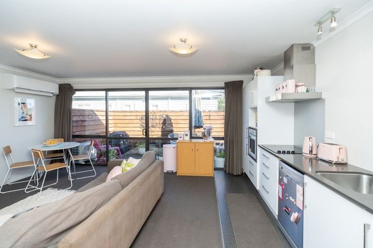 Photo of property in 2/28 Fifth Avenue, Enderley, Hamilton, 3214