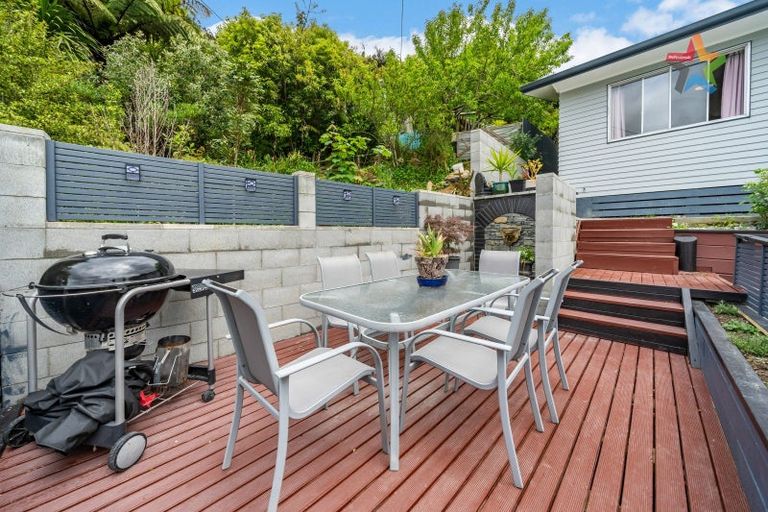 Photo of property in 23 Rintoul Grove, Stokes Valley, Lower Hutt, 5019