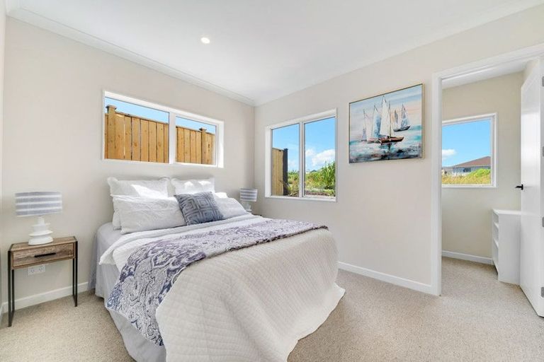 Photo of property in 52 Emerald Avenue, Rosehill, Papakura, 2113