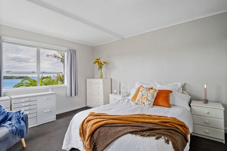Photo of property in 97 Tiri Road, Tindalls Beach, Whangaparaoa, 0930