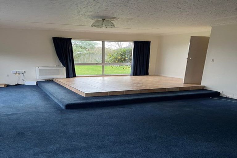 Photo of property in 55 Winters Road, Redwood, Christchurch, 8051