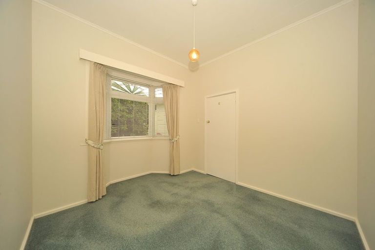 Photo of property in 12 Fernhill Terrace, Wadestown, Wellington, 6012