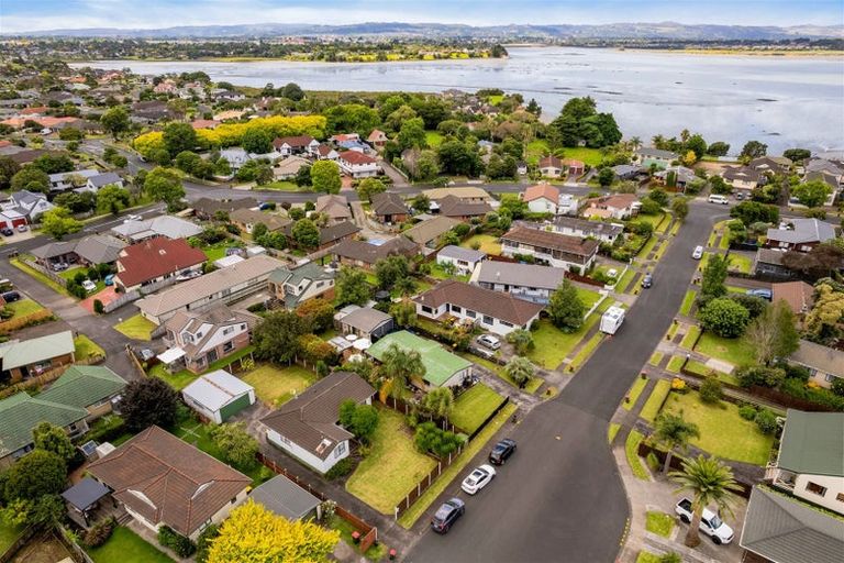 Photo of property in 13 Oakmont Place, Wattle Downs, Auckland, 2103