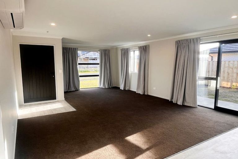 Photo of property in 22 Bob Reid Crescent, Darfield, 7571